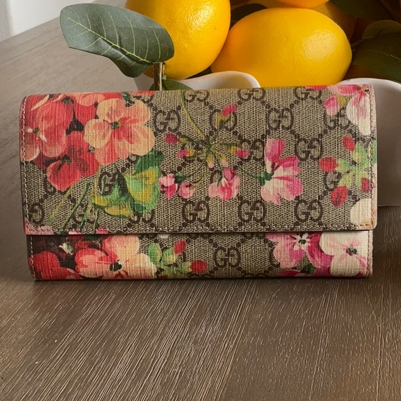 Gucci Blooms Print Continental Wallet - Picture 5 of 11